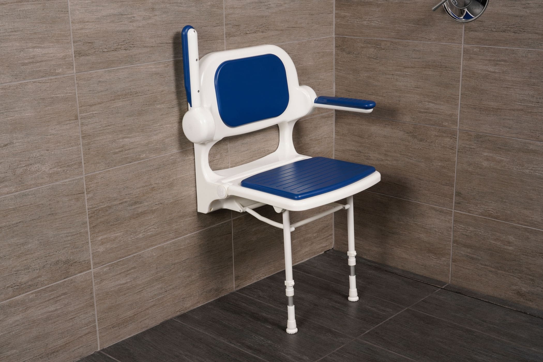 Akw discount shower chair